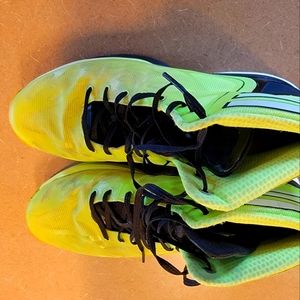 Men's Adidas size 13 basketball shoes